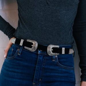 Lulu’s silver double buckle belt